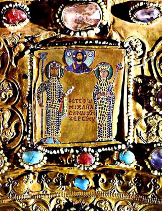 Un icono georgiano medieval en oro y piedras preciosas conmemorando el matrimonio de entonces la princesa Marta a Michael VII